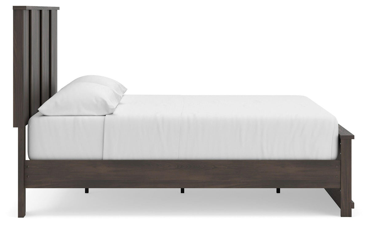 Shaehartin Dark Brown King Panel Platform Bed from Ashley - Luna Furniture