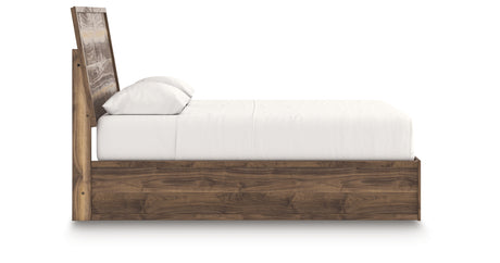Chirason Brown Queen Bed with Mirrored Dresser from Ashley Furniture - Luna Furniture