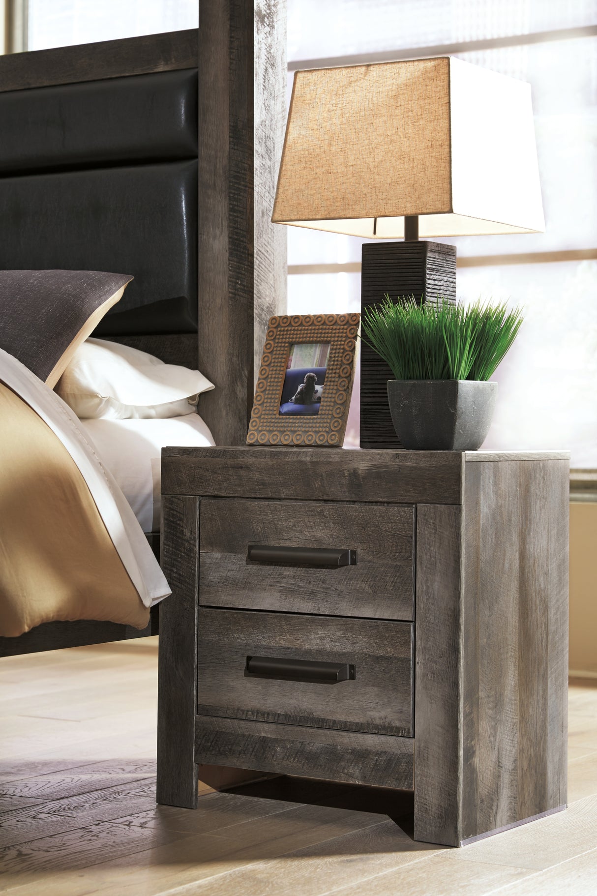 Wynnlow Gray Twin Panel Bed and 2 Nightstands from Ashley Furniture - Luna Furniture