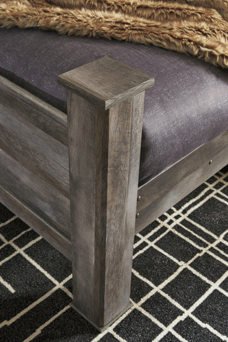 Wynnlow Queen Crossbuck Panel Bed with Mirrored Dresser and Chest in Gray from Ashley Furniture - Luna Furniture