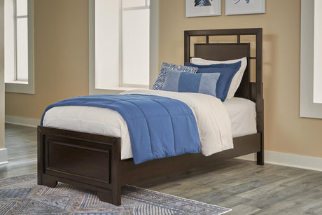 Wynnlow King Panel Bed with Mirrored Dresser and 2 Nightstands in Gray from Ashley - Luna Furniture