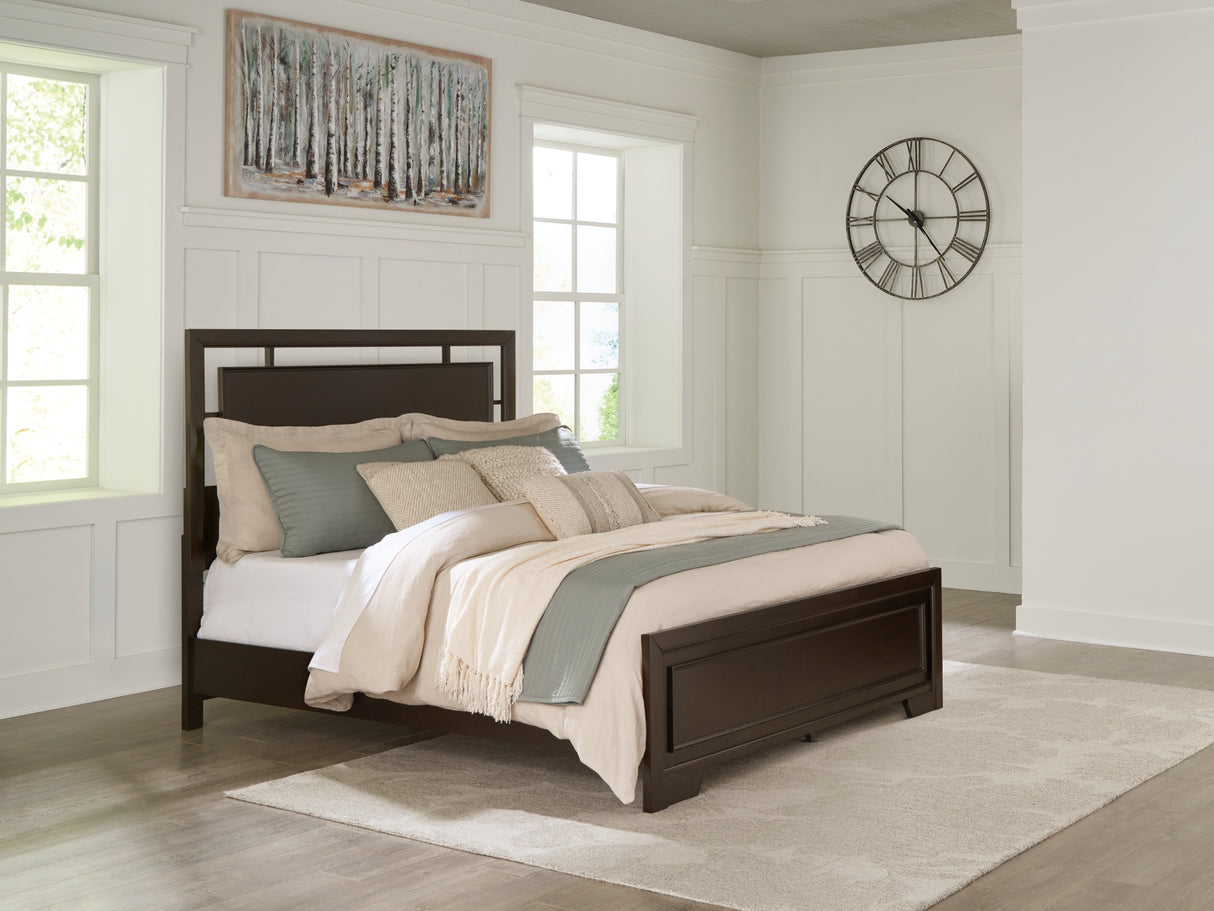 Covetown Dark Brown Queen Panel Bed from Ashley Furniture - Luna Furniture