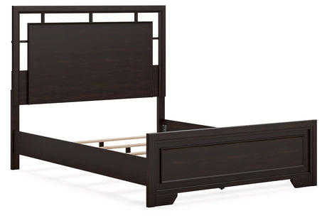 Covetown Dark Brown Queen Panel Bed from Ashley - Luna Furniture