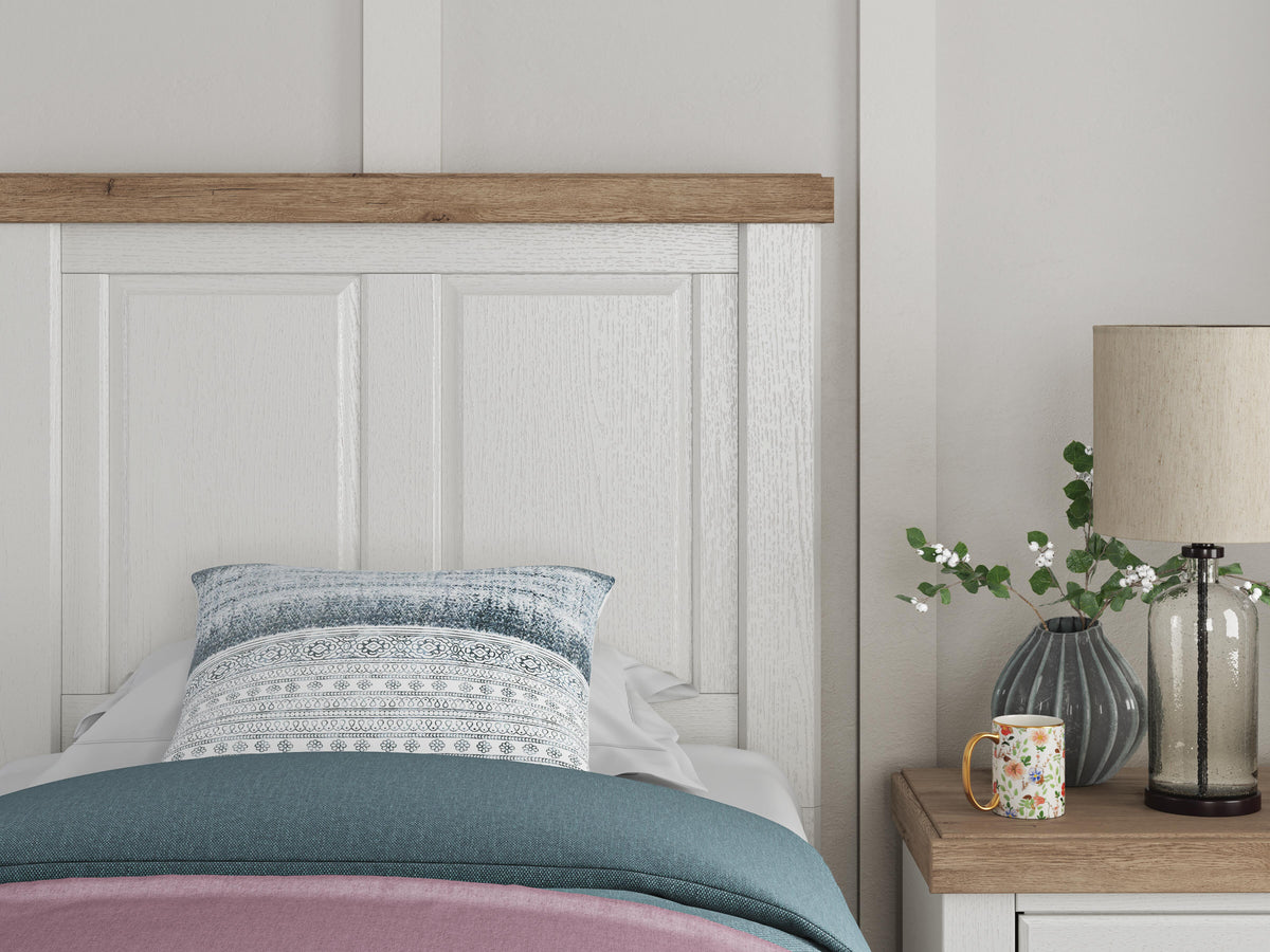 Savonport in White/Brown from Ashley - Luna Furniture