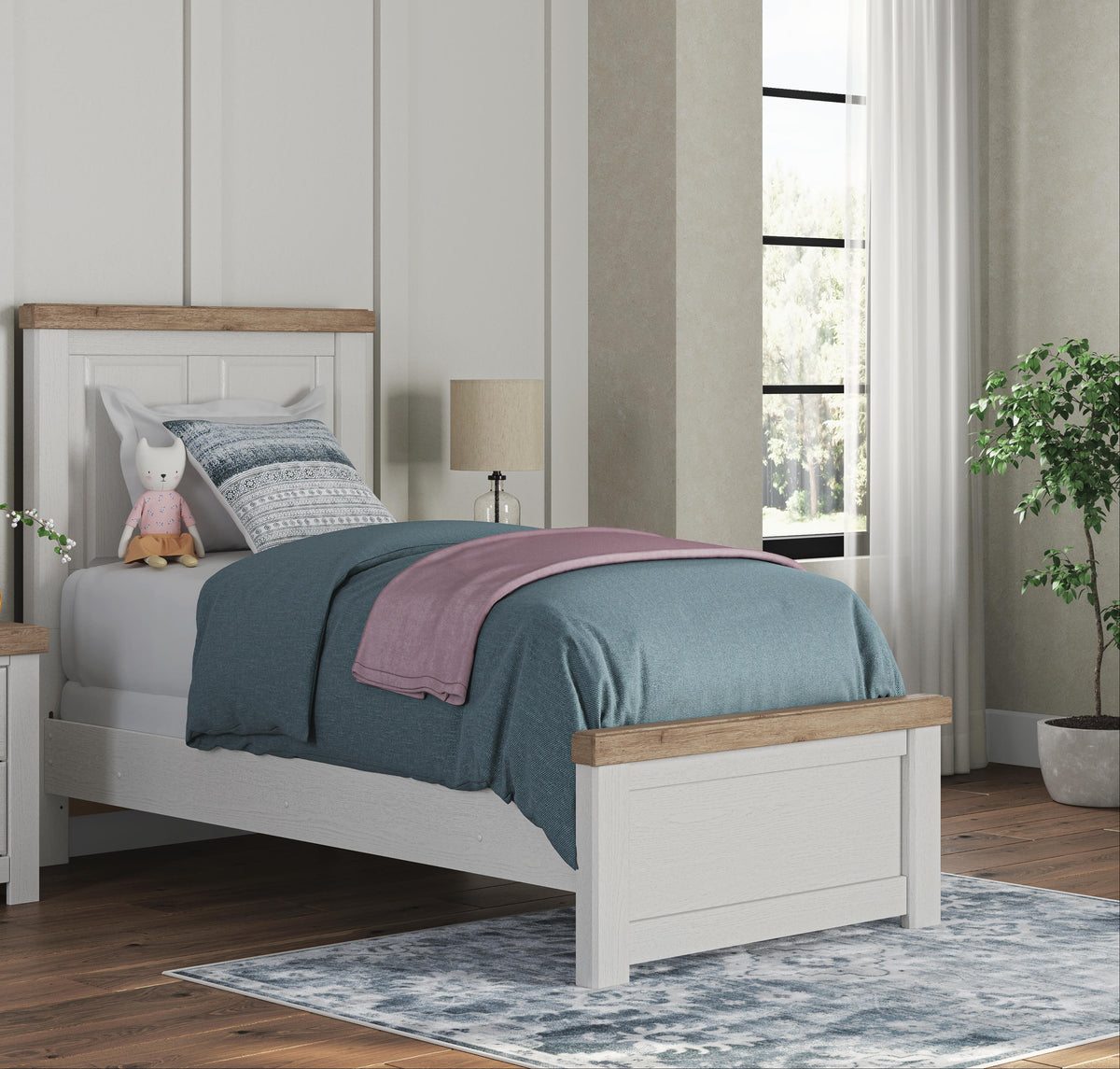 Savonport in White/Brown from Ashley - Luna Furniture
