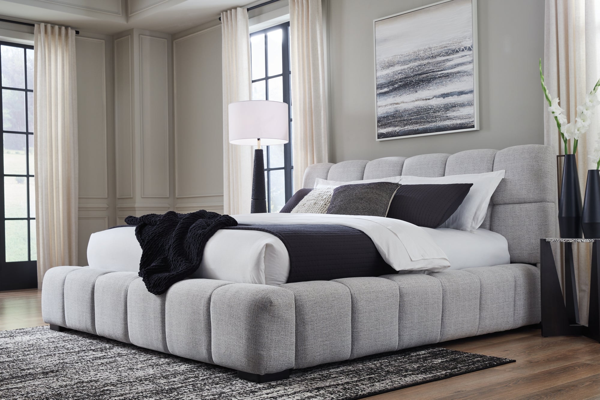 Ashley Grendusk Light Gray Queen Upholstered Bed – Luna Furniture