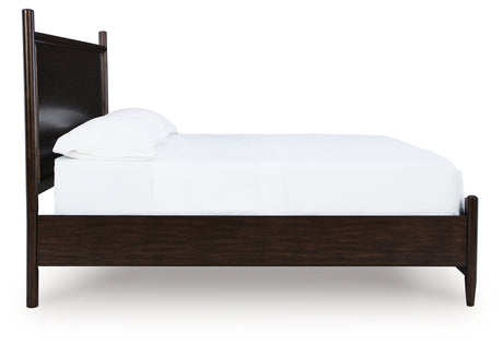 Dantenton Merlot King Panel Bed from Ashley - Luna Furniture