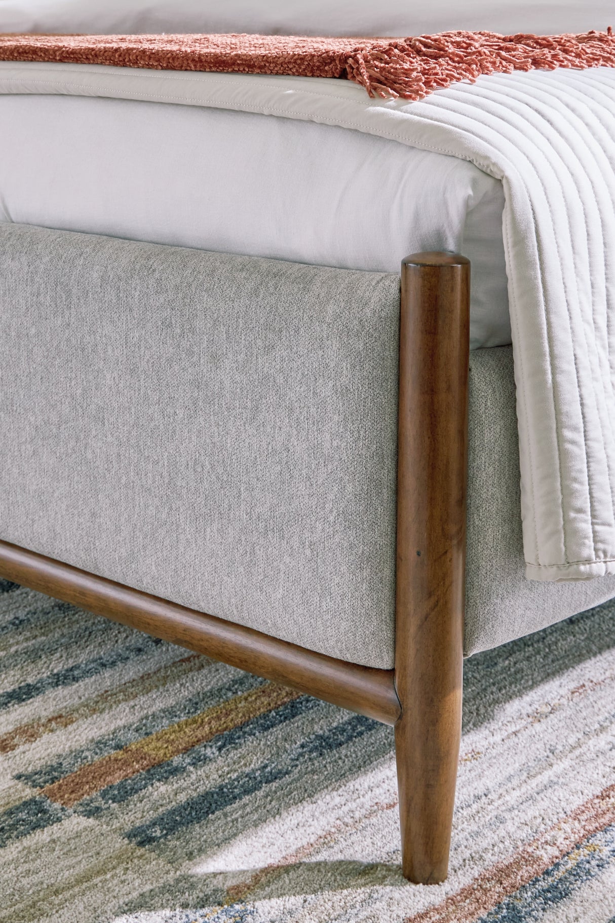 Lyncott Brown King Upholstered Panel Bed from Ashley - Luna Furniture