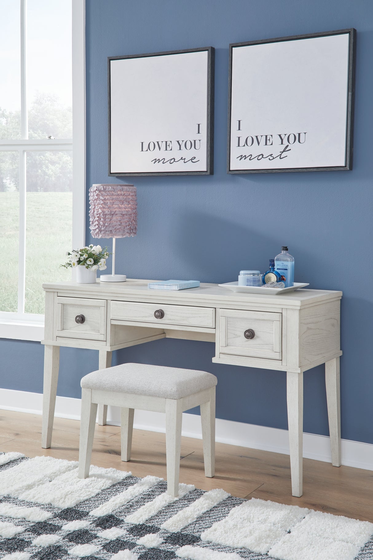 Robbinsdale Antique White Vanity with Stool from Ashley Furniture - Luna Furniture
