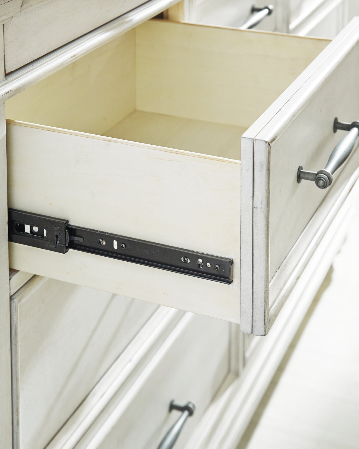 Kanwyn Whitewash Dresser and Mirror from Ashley - Luna Furniture