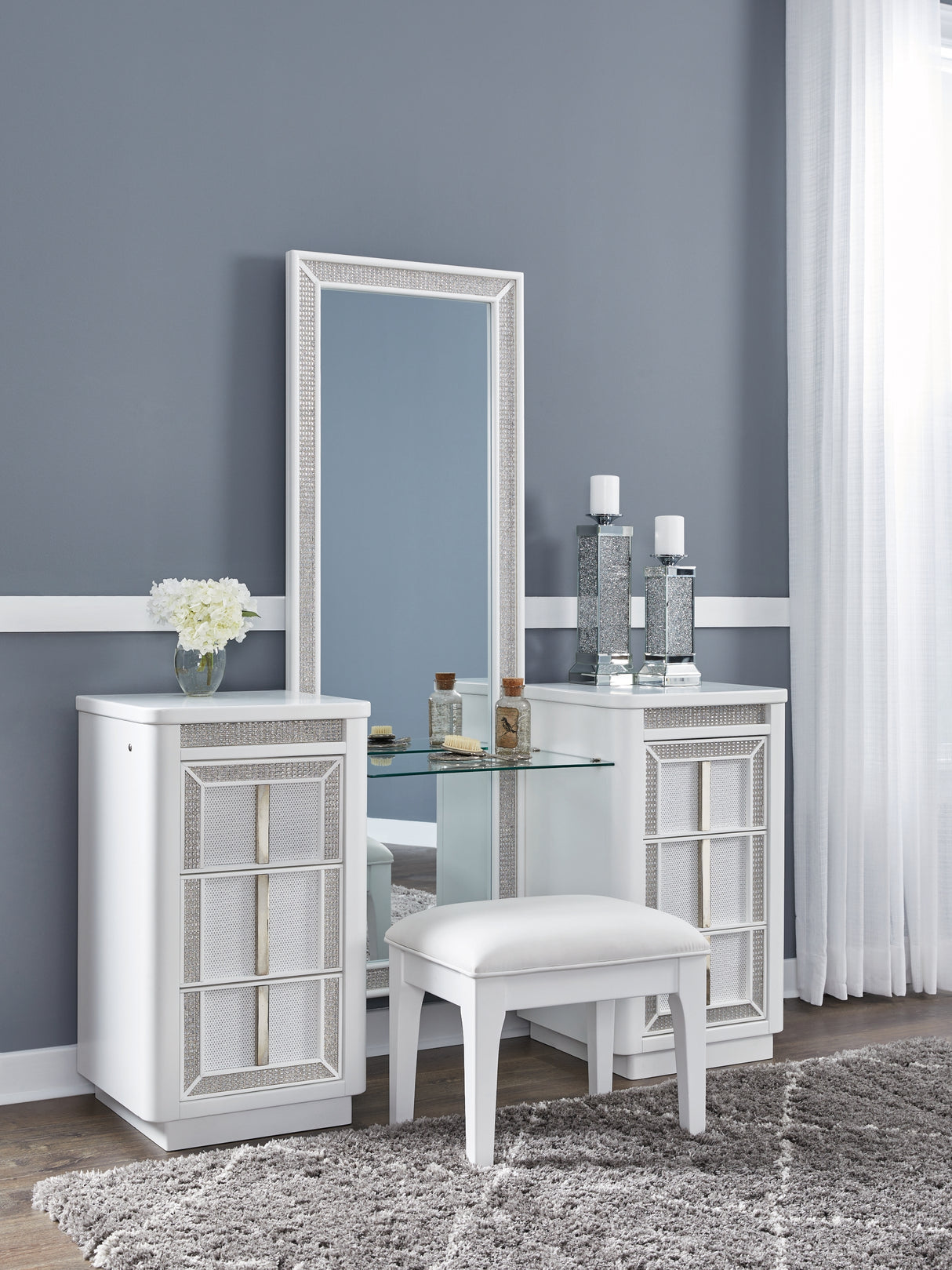 Chalanna White Vanity with Mirror from Ashley Furniture - Luna Furniture