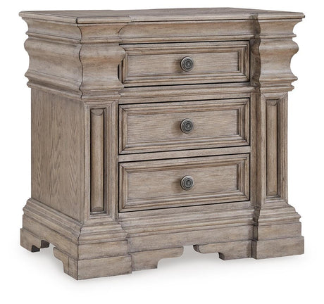 Blairhurst Light Grayish King Panel Bed, Chest and 2 Nightstands from Ashley - Luna Furniture