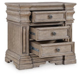 Blairhurst Light Grayish King Panel Bed, Chest and 2 Nightstands from Ashley - Luna Furniture