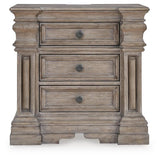 Blairhurst Light Grayish King Panel Bed, Chest and 2 Nightstands from Ashley - Luna Furniture