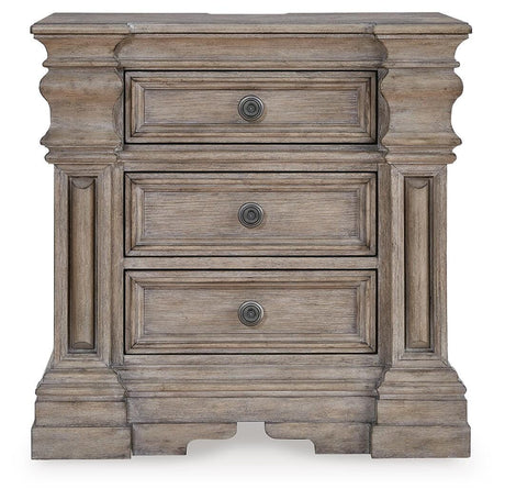 Blairhurst Light Grayish King Panel Bed, Chest and 2 Nightstands from Ashley - Luna Furniture