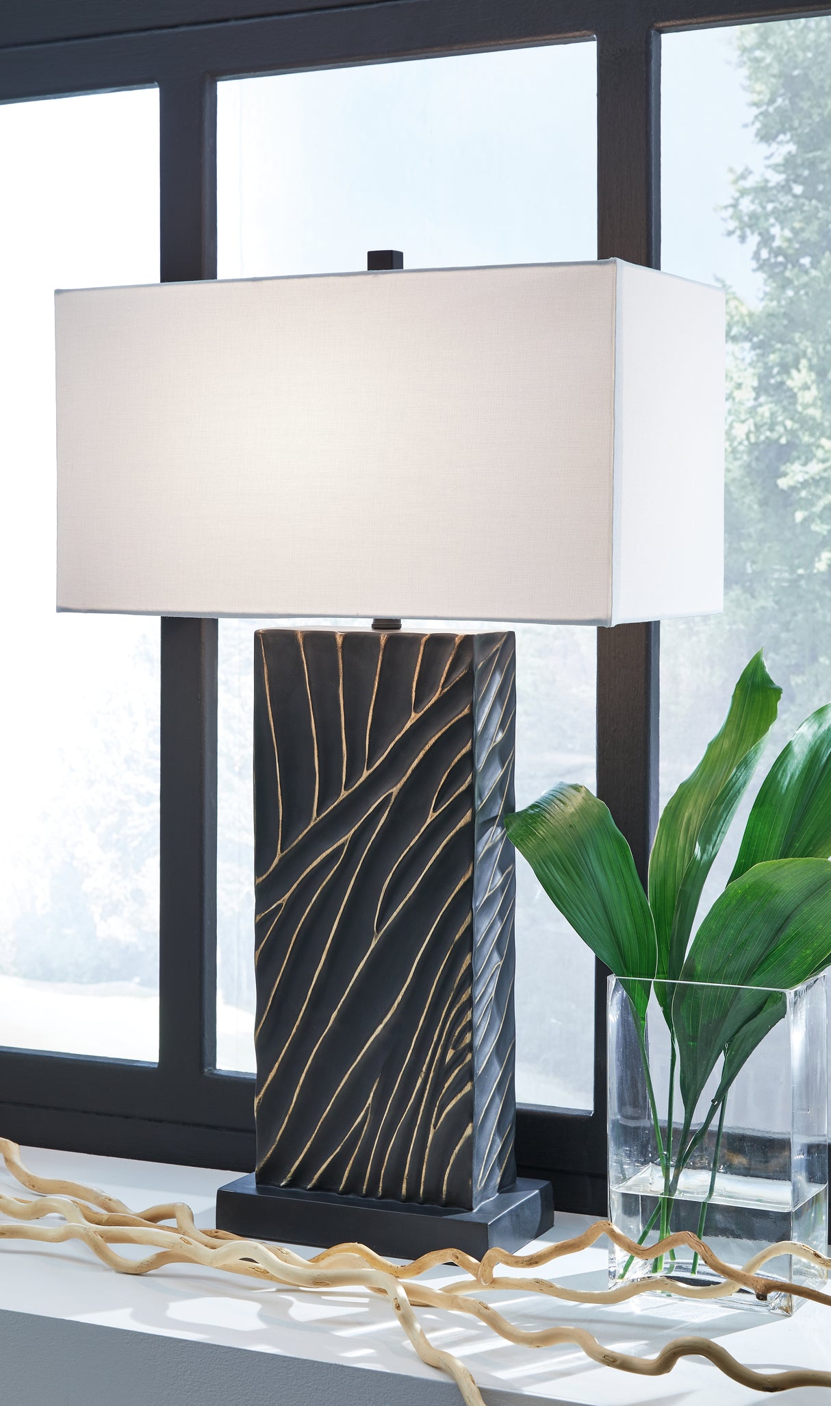 Bartlen Black/Gold Finish Table Lamp from Ashley - Luna Furniture