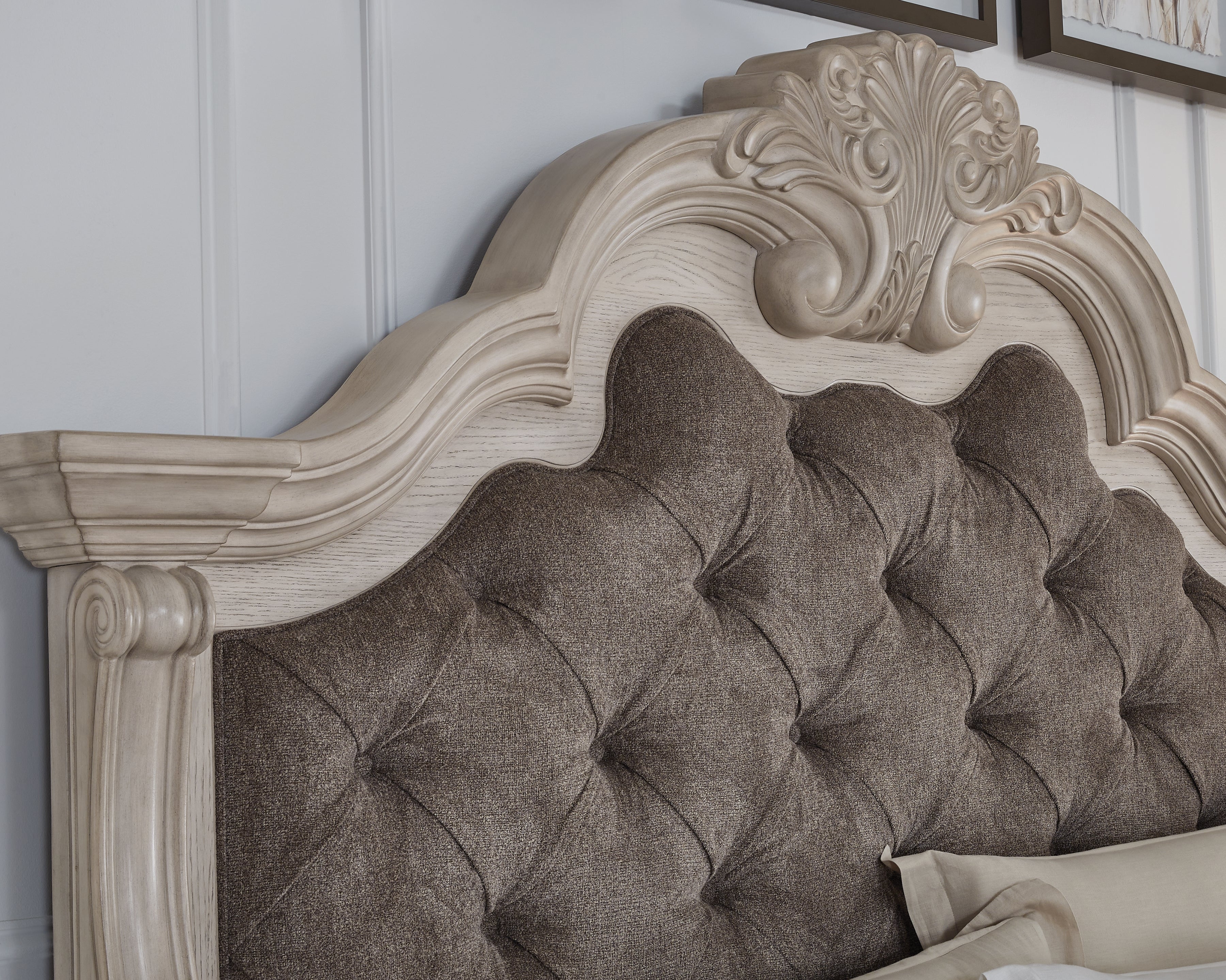 Bruchandi Antique White King Upholstered Panel Bed – Luna Furniture
