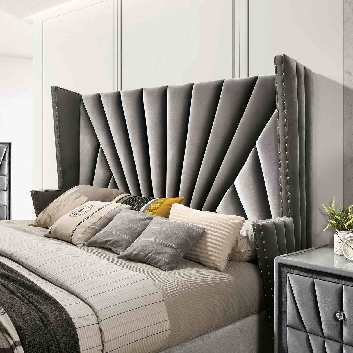 Carissa Gray 4 Pc Queen Bedroom Set from Furniture of America - Luna Furniture
