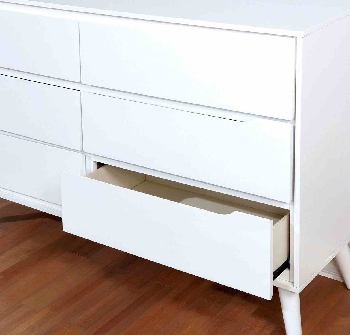 Lennart White Dresser from Furniture of America - Luna Furniture