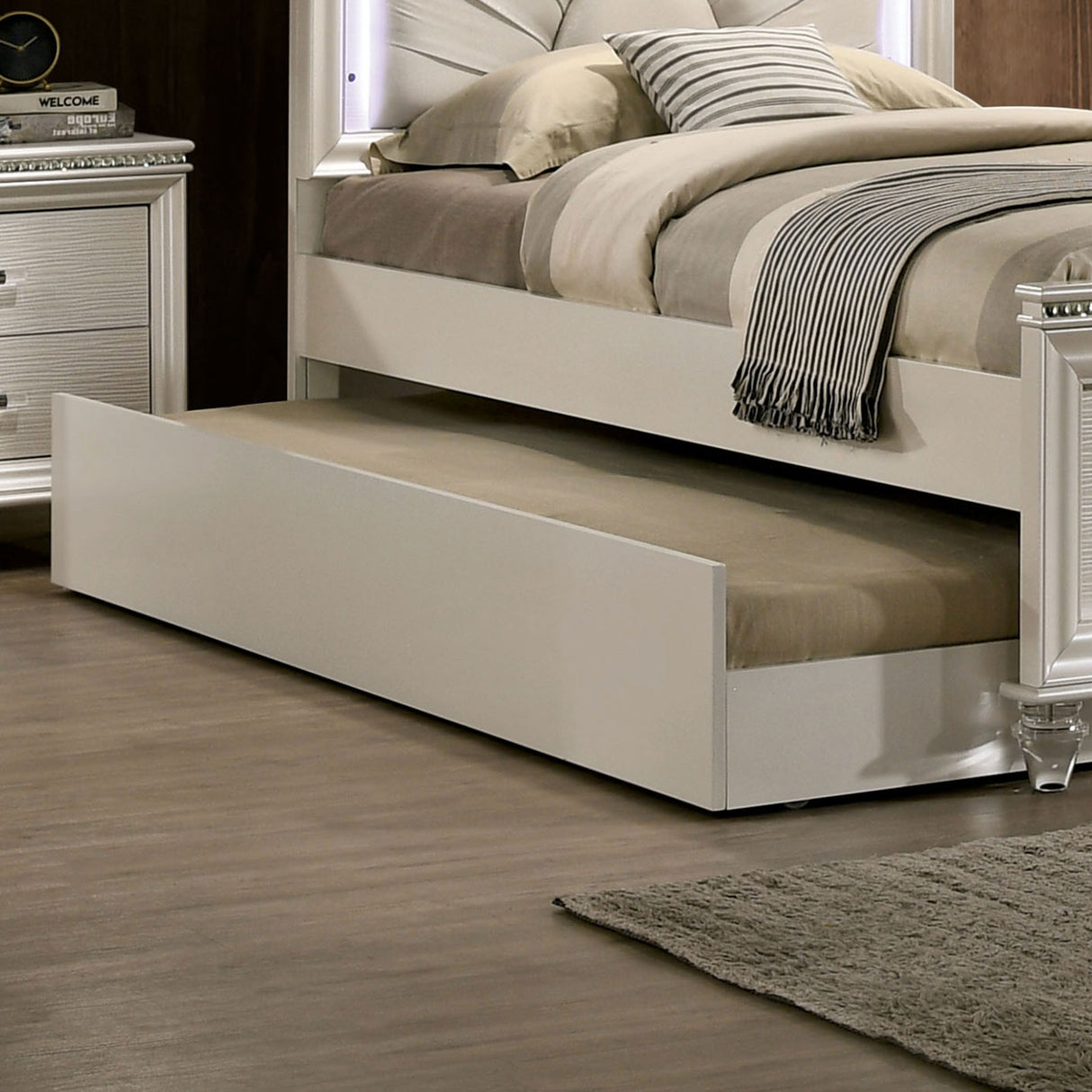 Allie Pearl White Full Bed from Furniture of America - Luna Furniture