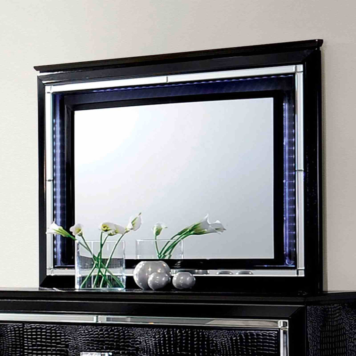 Bellanova Black mirror, framed in black and silver with LED glow, front view