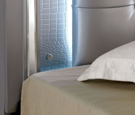 Bellanova Silver California King Bed from Furniture of America - Luna Furniture