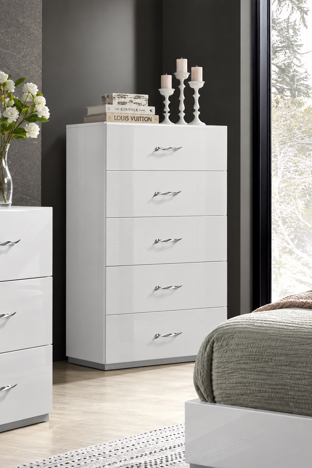 Stoholm White Chest