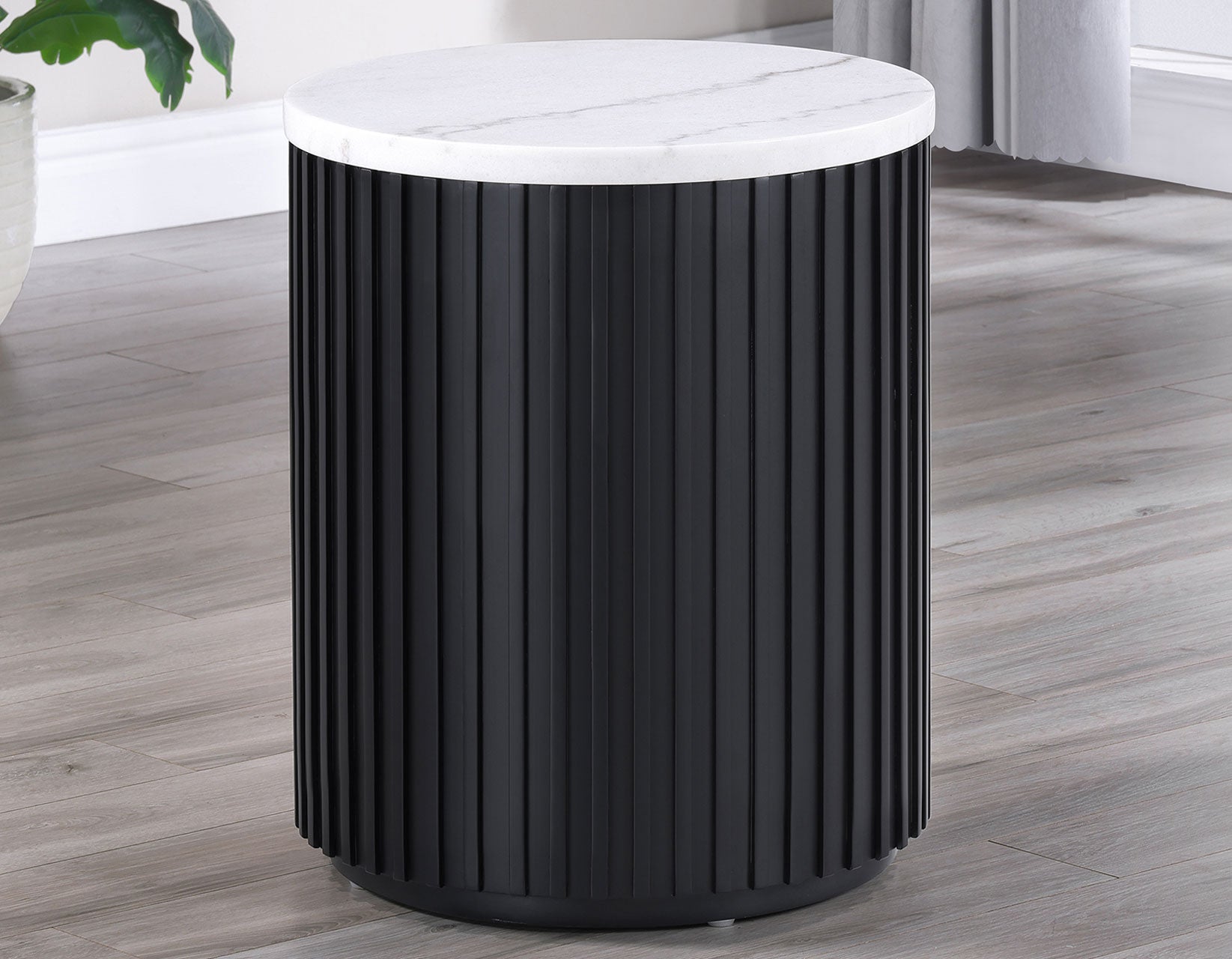 Steve Silver Colvin End Table