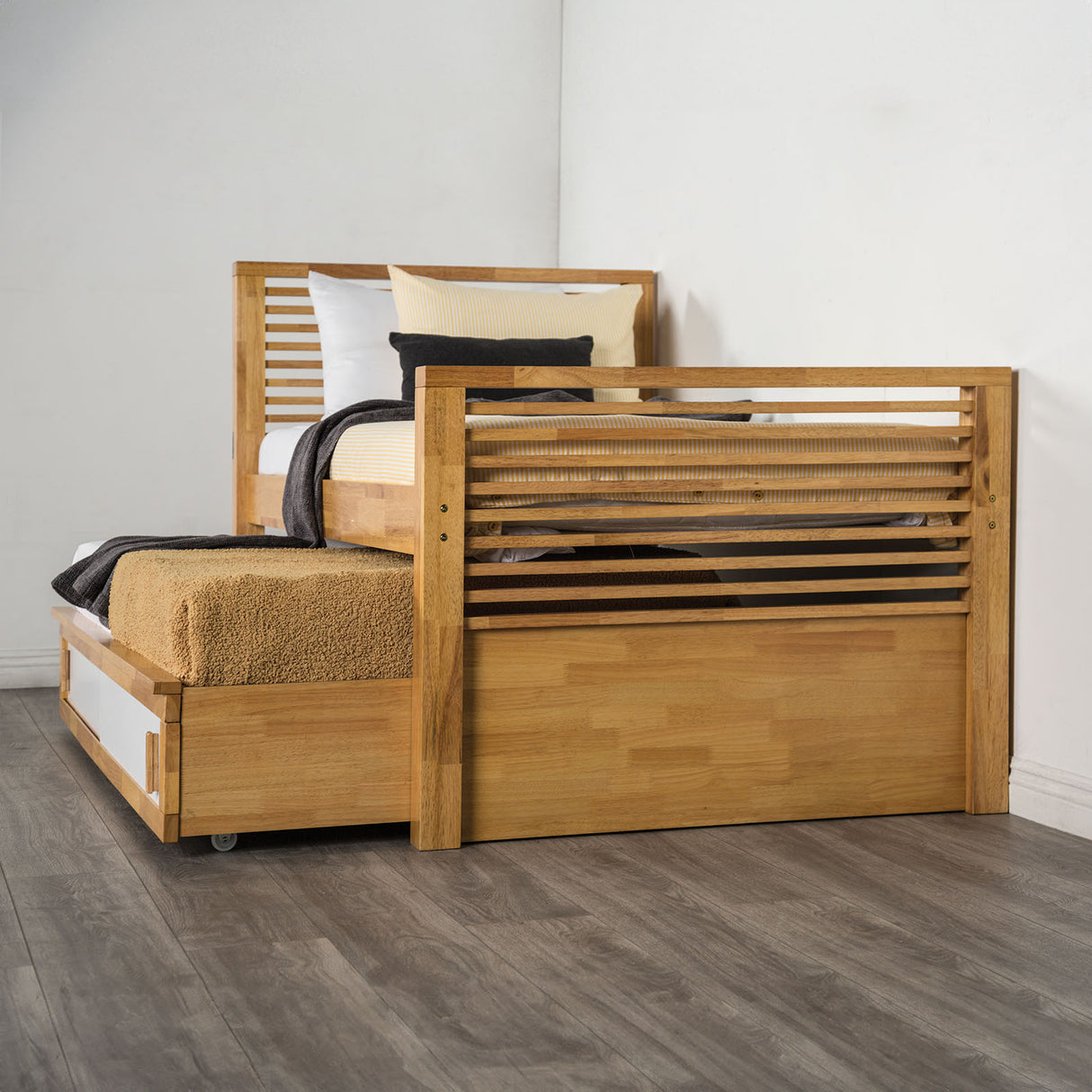 Dayville Light Oak Full Bed from Furniture of America - Luna Furniture