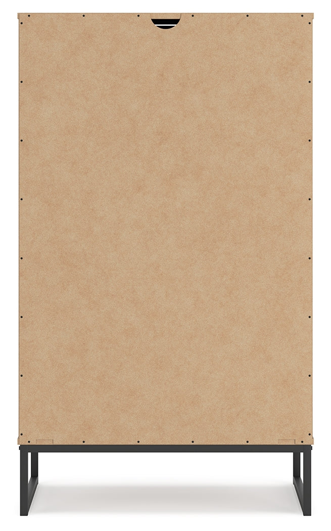 Deanlow Queen Platform Panel Bed with Dresser, Chest and Nightstand in Honey from Ashley - Luna Furniture