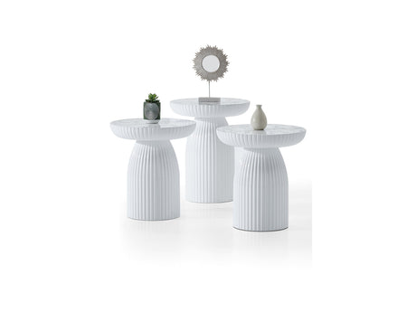Diamond Coffee Table in White from Furnia - Luna Furniture