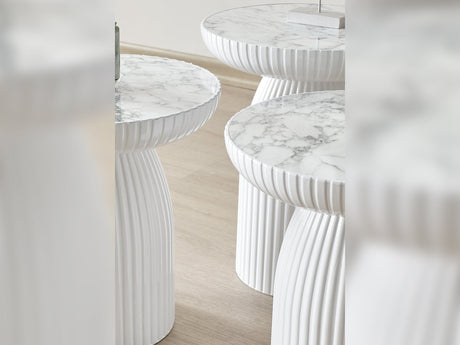 Diamond Coffee Table in White from Furnia - Luna Furniture