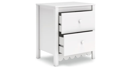 Hallityn Full Panel Platform Bed with Dresser, Chest and 2 Nightstands in White from Ashley Furniture - Luna Furniture