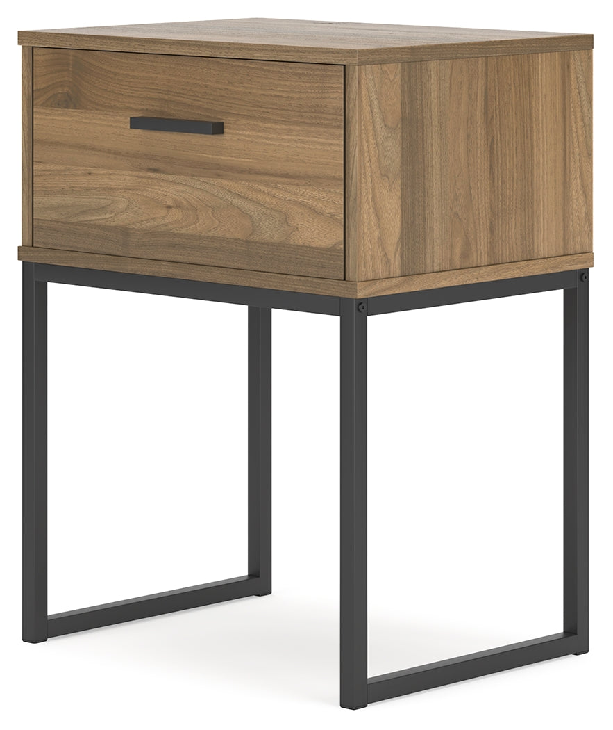Deanlow Full Panel Headboard with Dresser and Nightstand in Honey from Ashley Furniture - Luna Furniture
