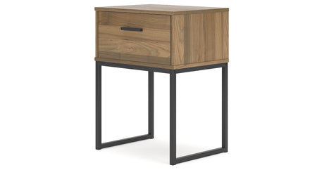 Deanlow Full Platform Bed with Dresser and Nightstand in Honey from Ashley - Luna Furniture