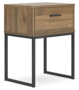 Deanlow Queen Panel Headboard with Dresser and Nightstand in Honey from Ashley Furniture - Luna Furniture