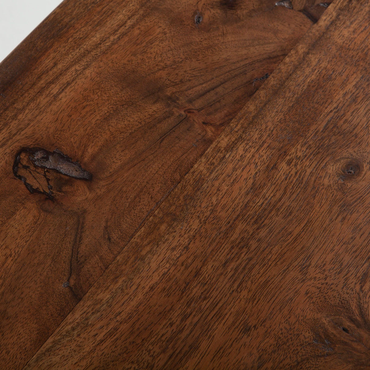London Loft 54" Coffee Table in Walnut from Home Trends & Design - Luna Furniture