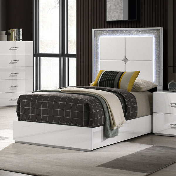 Stoholm White Bed Full