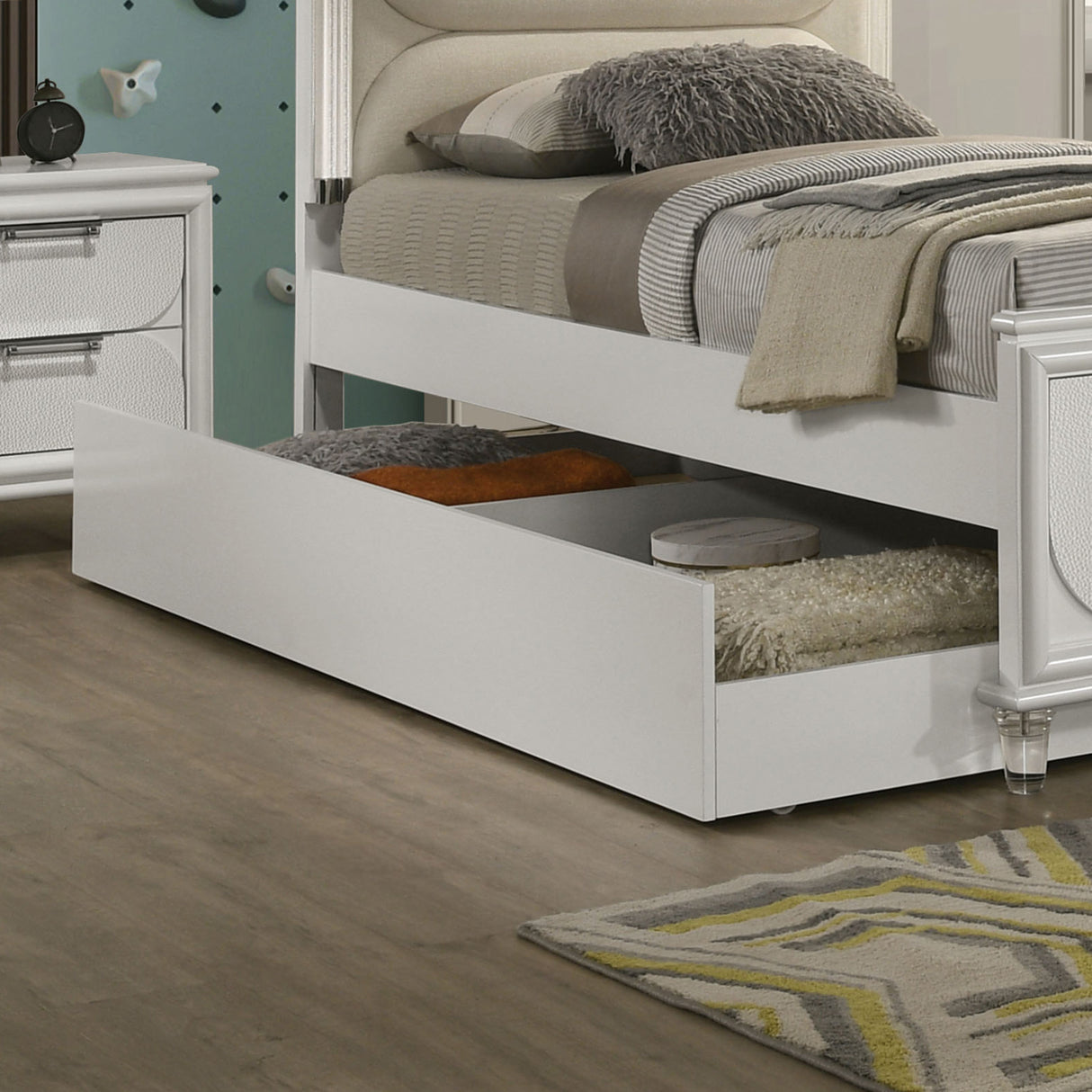 Lareina Pearl White Full Bed from Furniture of America - Luna Furniture