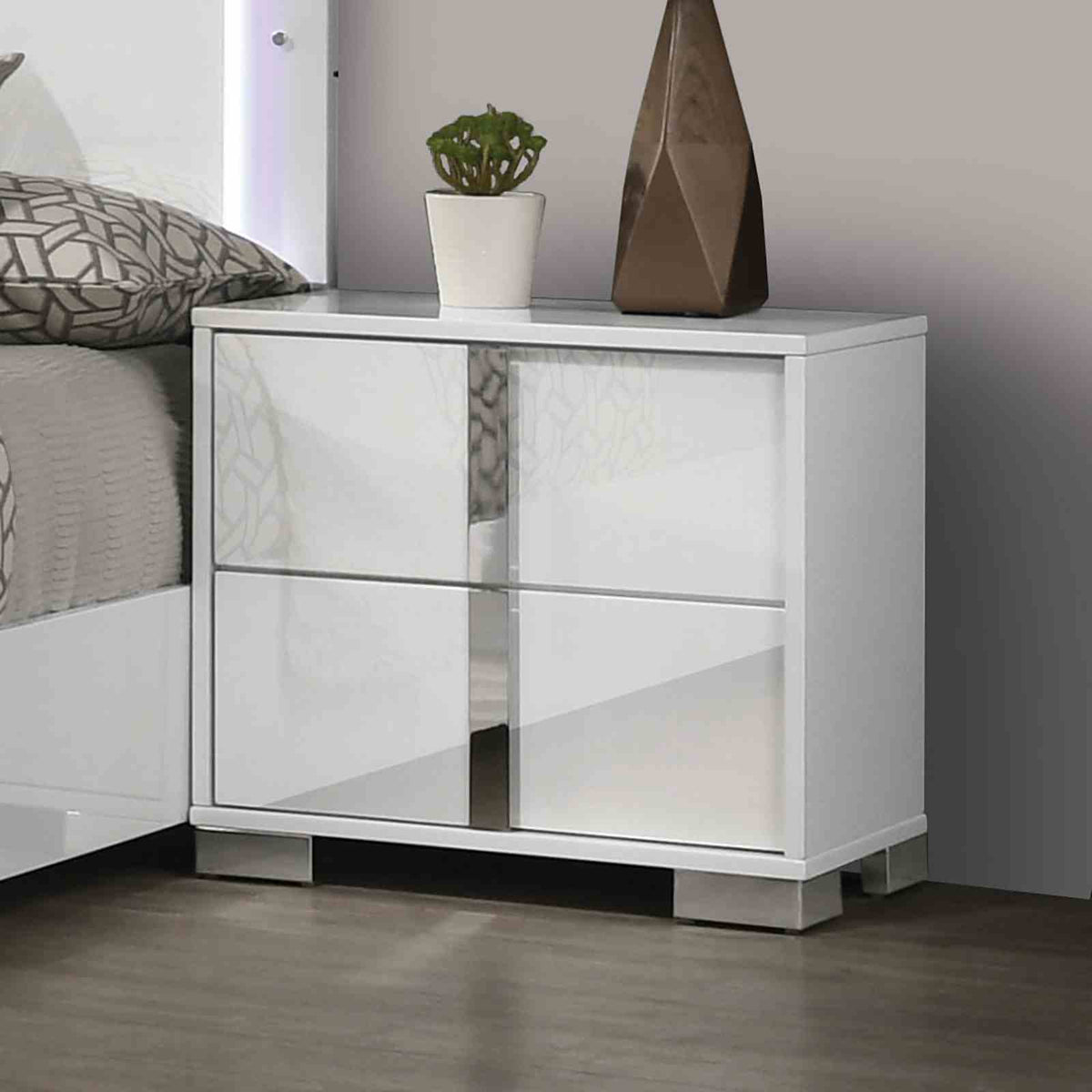 Sinistra White 5 Pc Queen Bedroom Set from Furniture of America - Luna Furniture