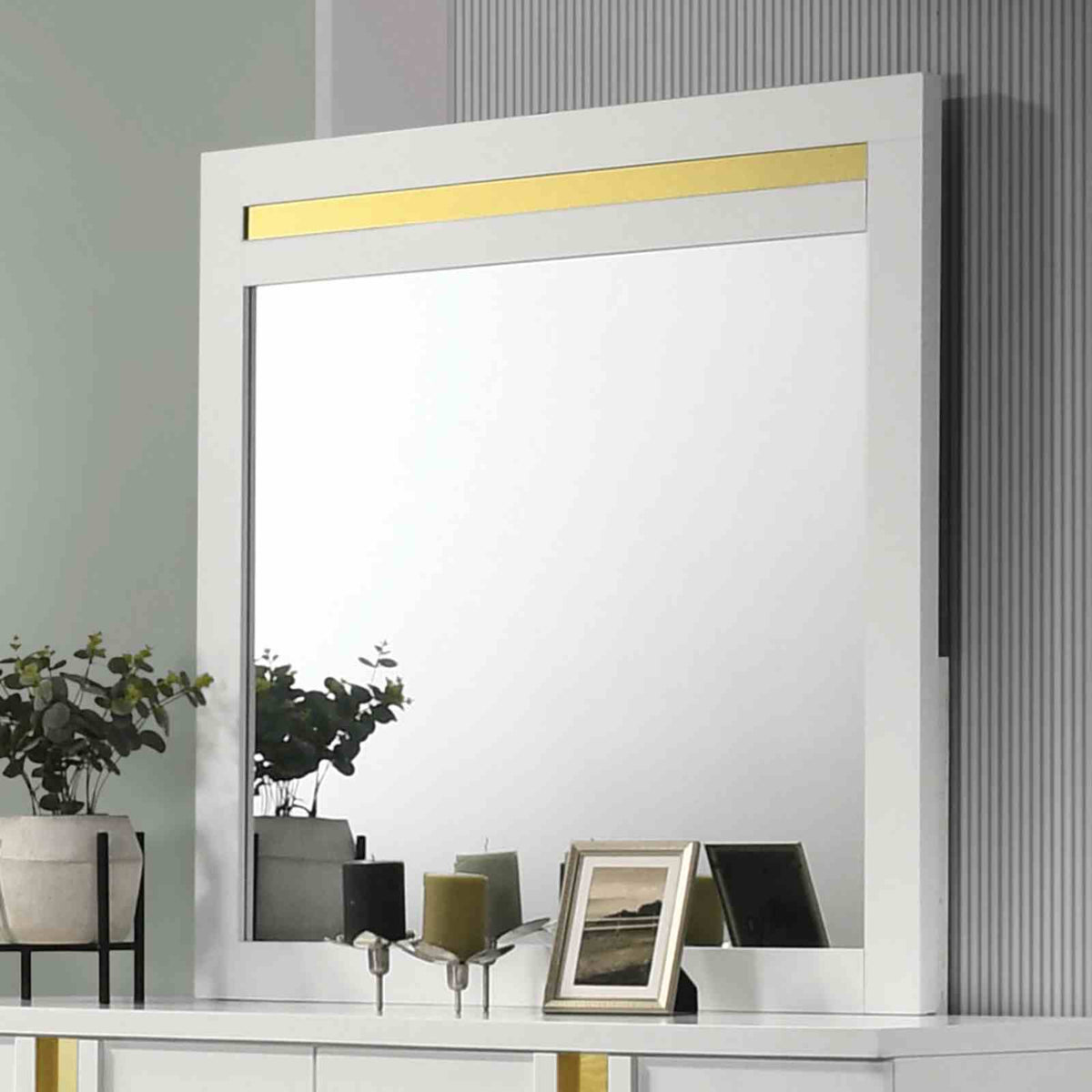 Lillestrom White/Gold 5 Pc Queen Bedroom Set from Furniture of America - Luna Furniture