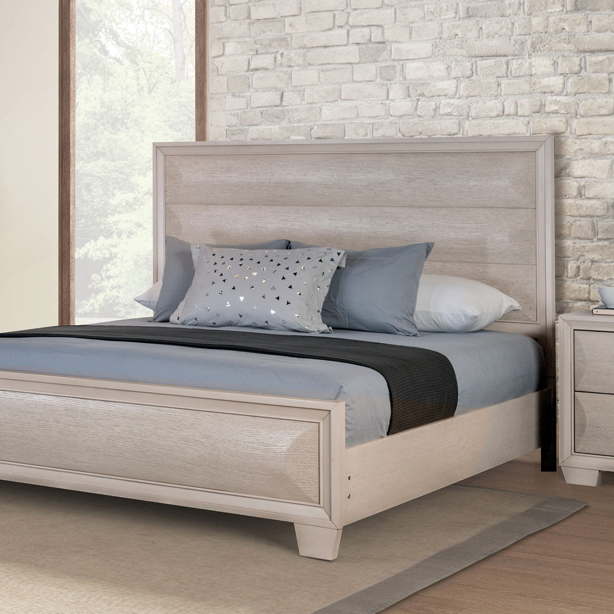 Chemnitz White Oak King Bed from Furniture of America - Luna Furniture