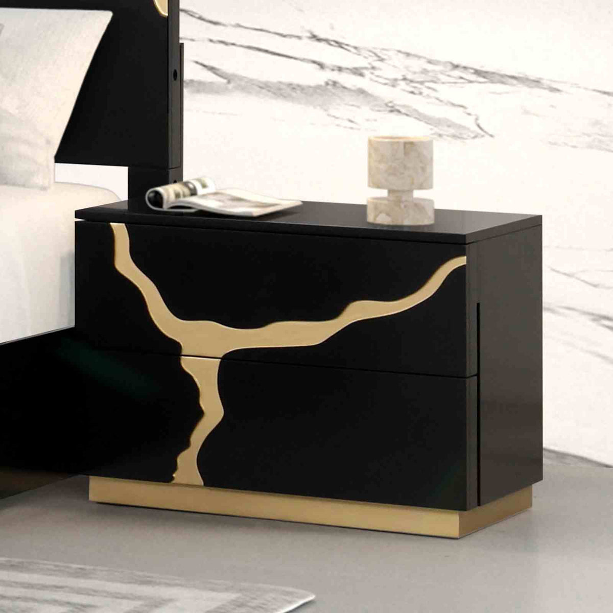 Goldsberg Black/Gold 5 Pc Queen Bedroom Set from Furniture of America - Luna Furniture
