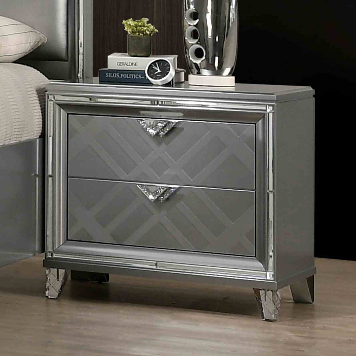Emmeline Silver 5-Piece Queen Bedroom Set from Furniture of America - Luna Furniture