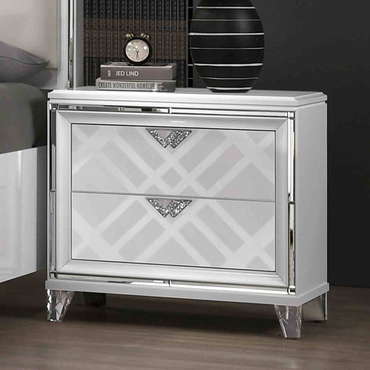 Emmeline White 5-Piece Queen Bedroom Set from Furniture of America - Luna Furniture