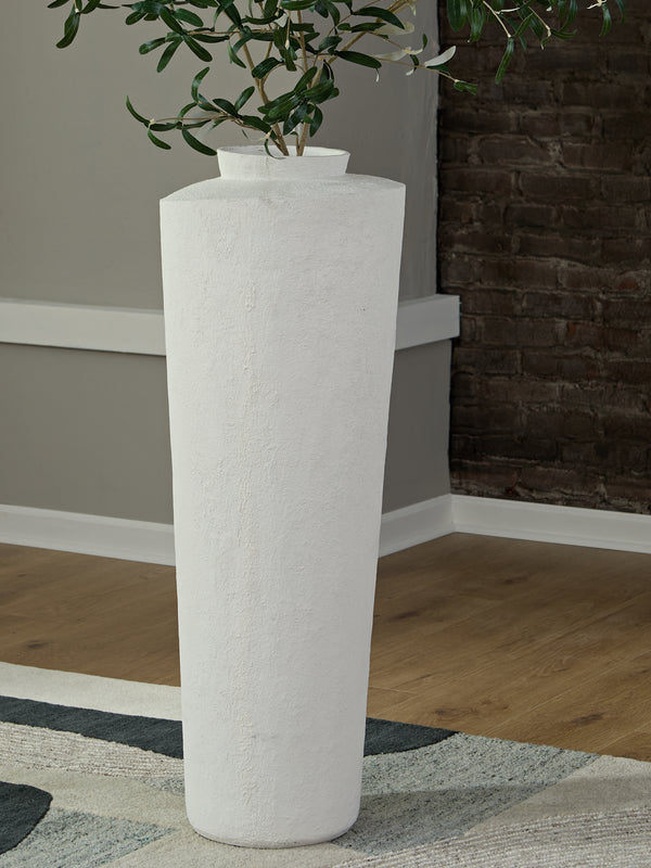 Flurinworth Cream Vase