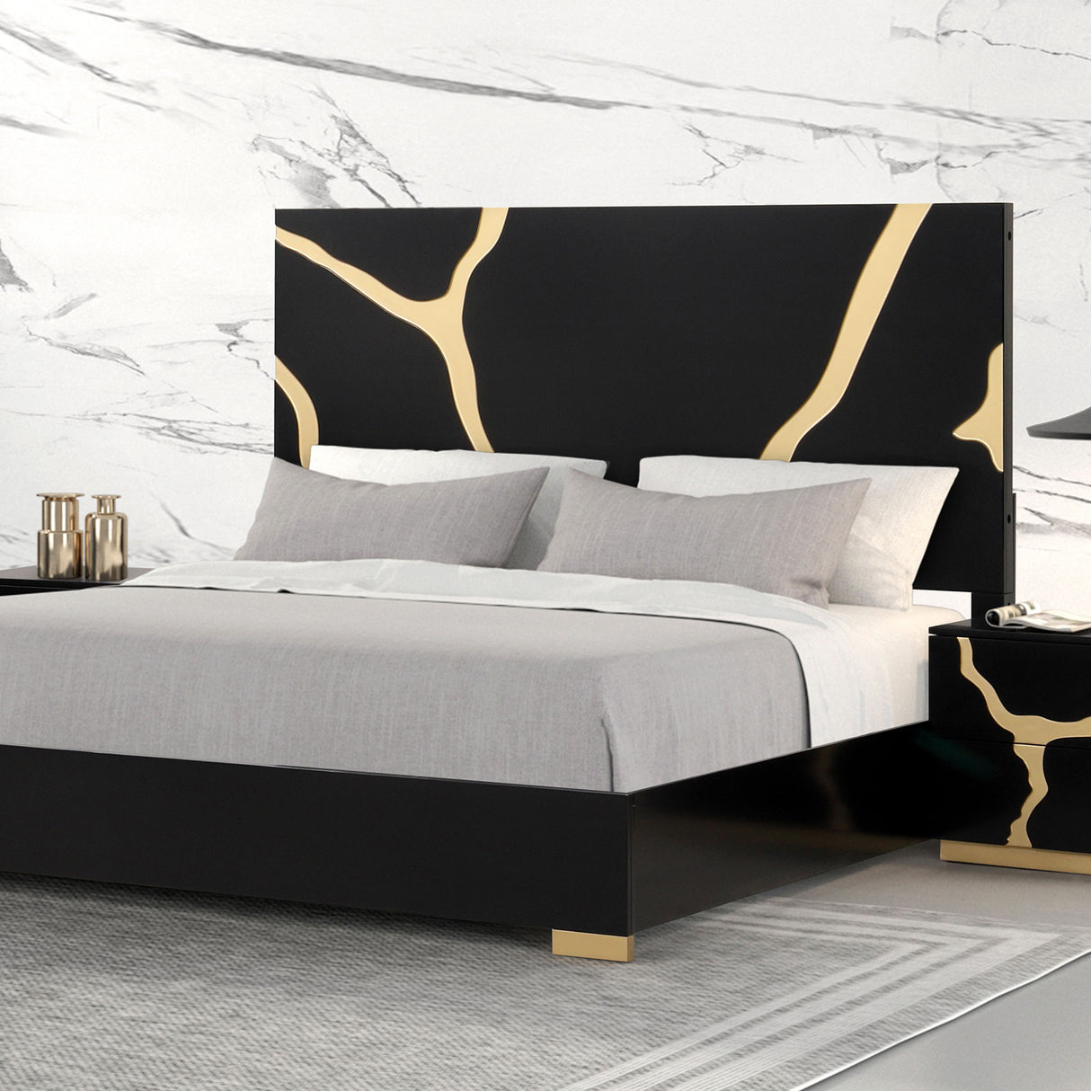 Goldsberg Black/Gold Queen Panel Bed from Furniture of America - Luna Furniture
