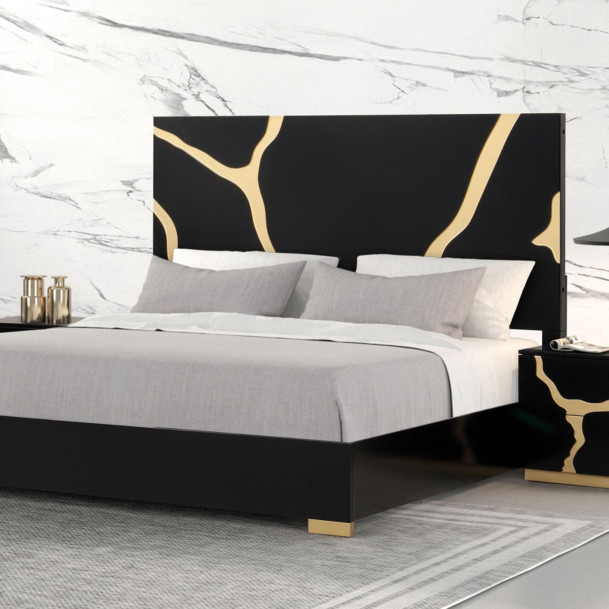 Goldsberg Black/Gold King Panel Bed from Furniture of America - Luna Furniture