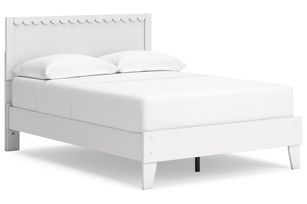 Hallityn White Full Platform Bed