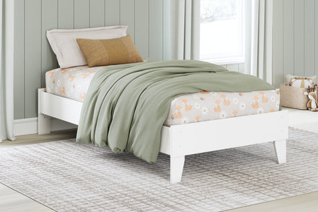 Hallityn White Youth Platform Base Bedroom Set from Ashley - Luna Furniture